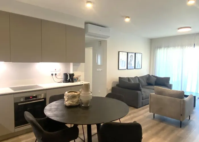 アパート Sunset Gardens -